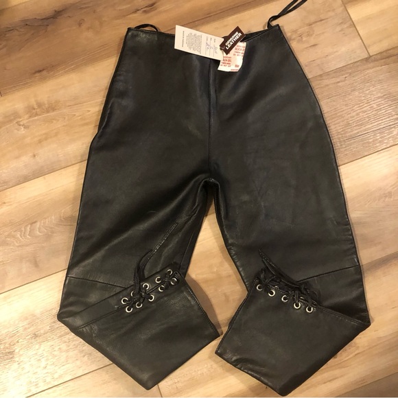 NWT SOFT SOFT BLACK LEATHER CAPRIS ZIP UP BACK WITH TIES ON LEGS SIZE S - Picture 1 of 12